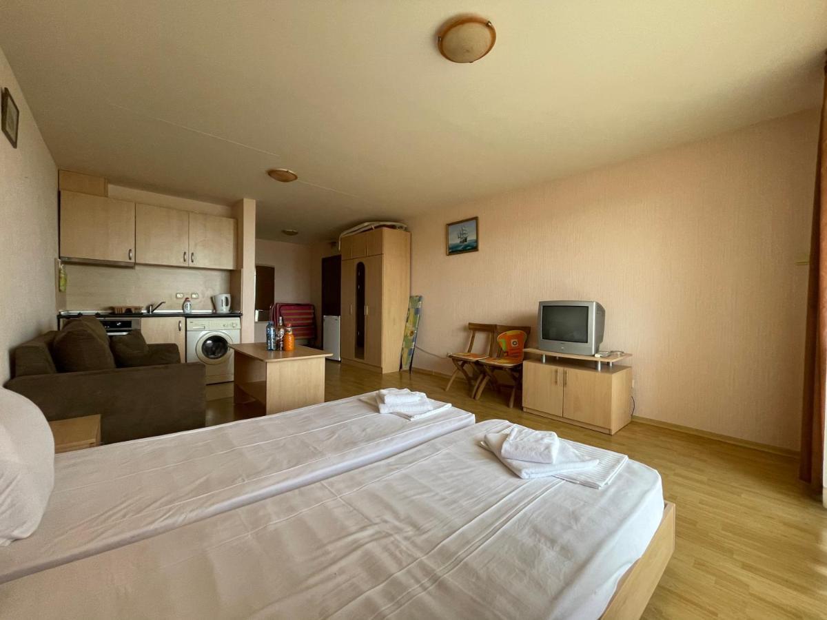 Apartments in Panorama Beach Vigo Nessebar Bagian luar foto